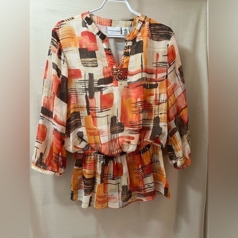 ⚫️ BOGO Alfred dunner abstract print beaded women’s blouse size 10